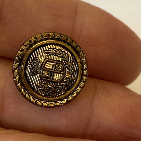 Liz Caliborne Gold tone Metal "LC" Logo replacement buttons - Pair - Picture 7 of 8